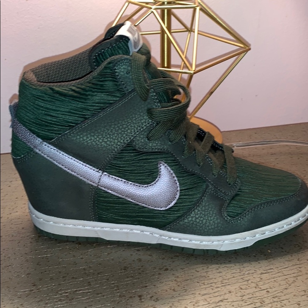 Nike sneaks